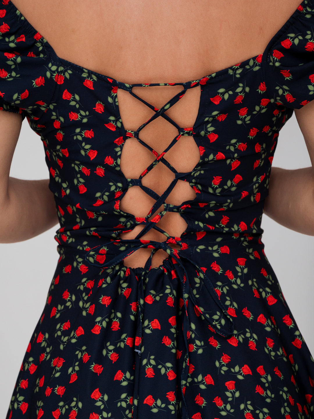 VESTIDO CHLOE NEGRO FLORAL